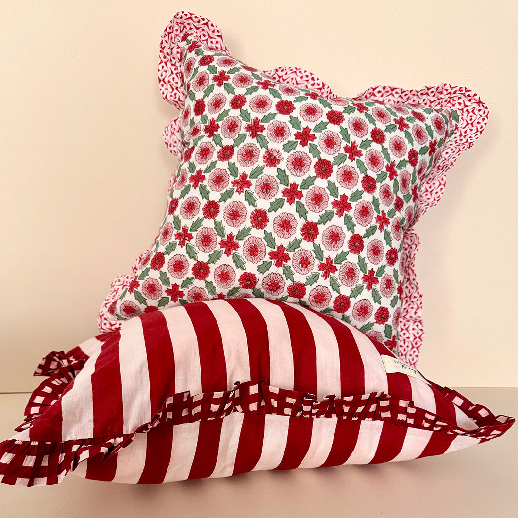 FUNDA DE COJÍN ESTAMPADO DE FLORES ROSAS ROJAS Y VERDES