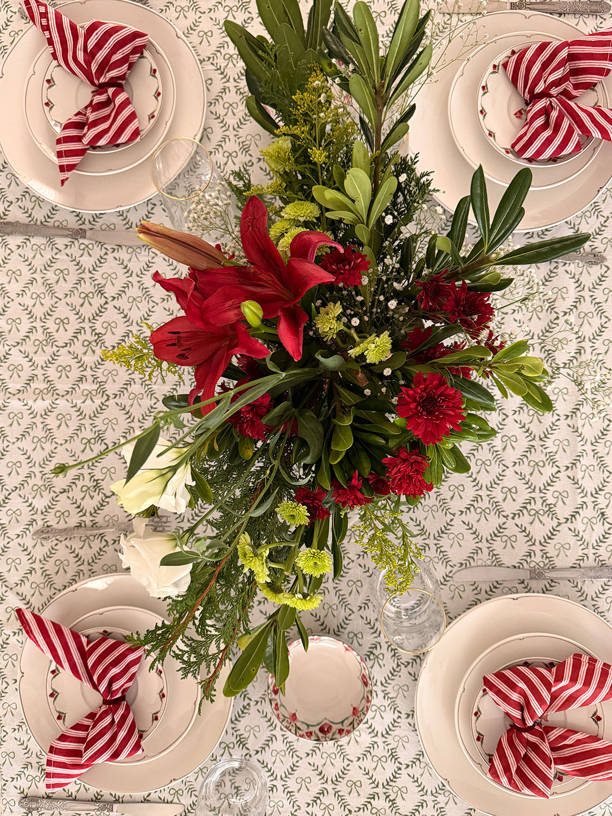 MANTEL DE ALGODÓN ESTAMPADO MOÑOS OLIVE